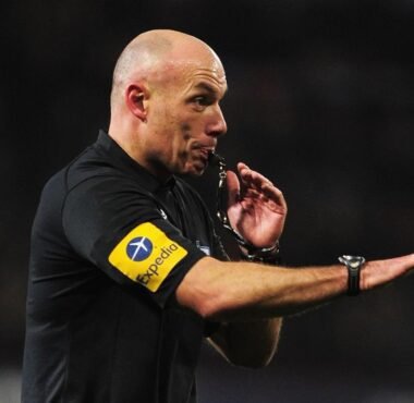 sejarah peluit sepak bola