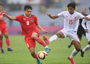 perbedaan odds tetap bergerak