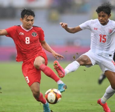 perbedaan odds tetap bergerak