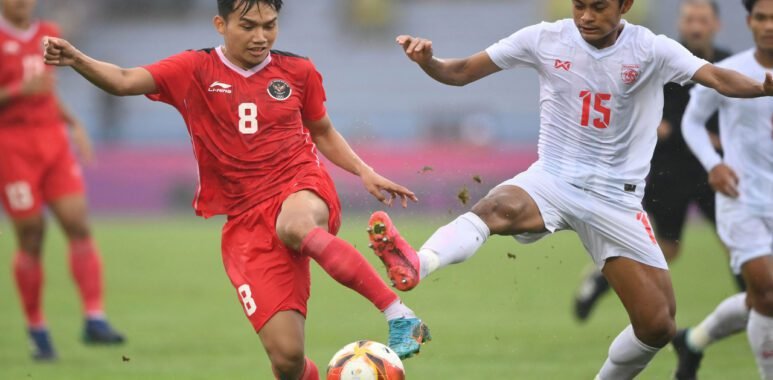 perbedaan odds tetap bergerak